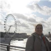 studentessa con diploma al linguistico